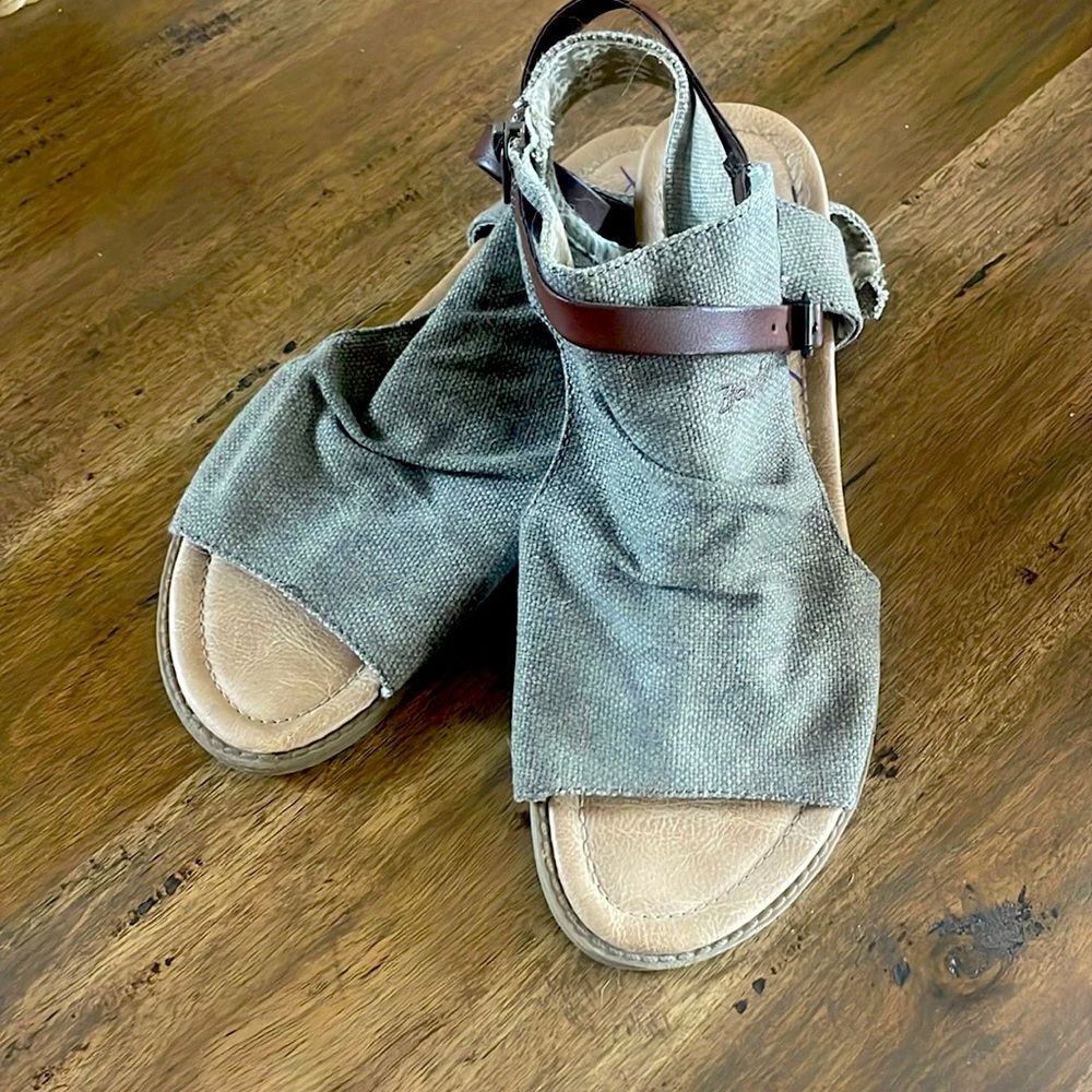 Women’s size 9.5 sandals